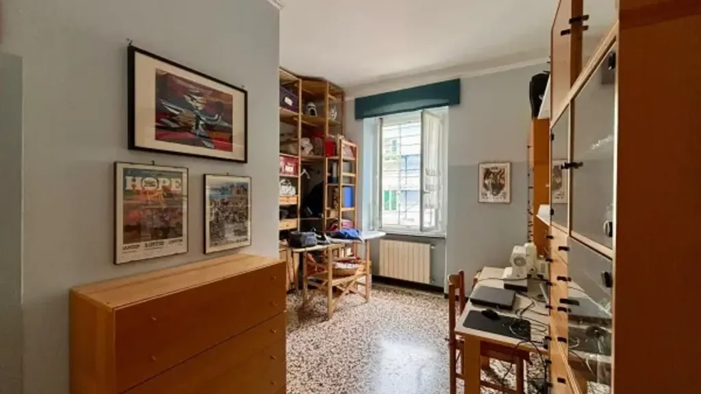 Office - Apartment with Balcony in Sestri Ponente