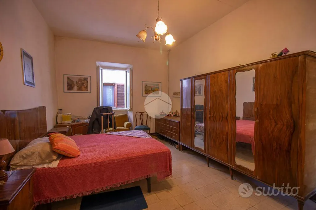 Magamistoad - Quadruplex with Balcony in Montebuono Historic Centre