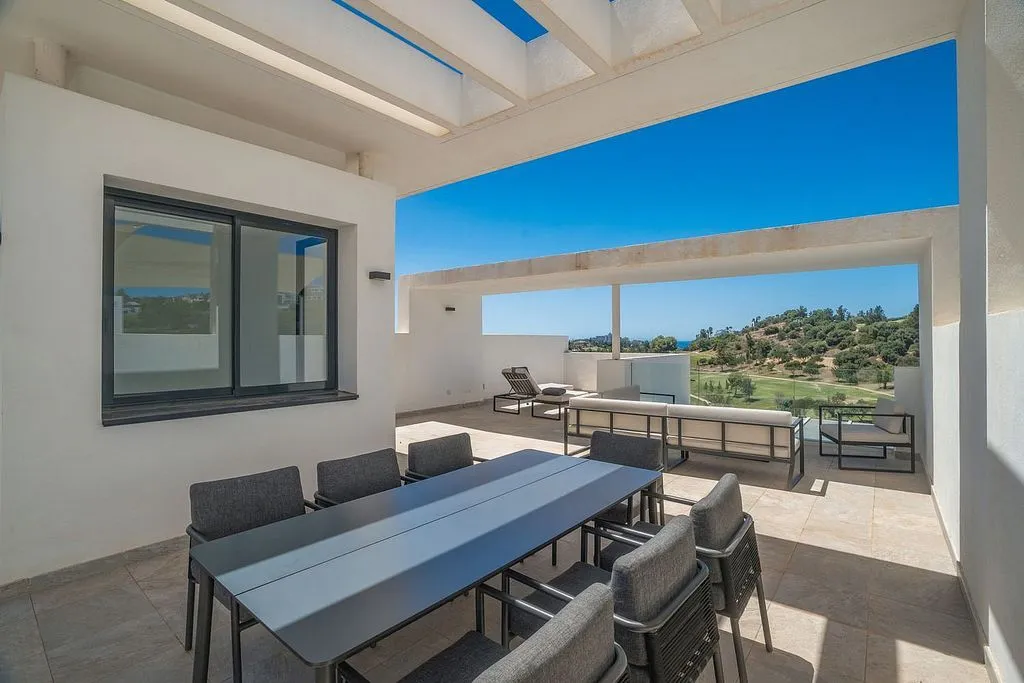 Terrazza - Duplex with Golf Course View in Benahavís