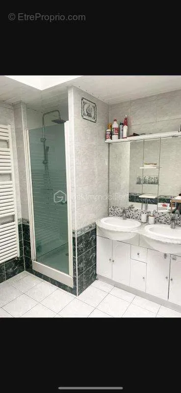 Salles de bain - Duplex avec Orientation Sud à Ablon-sur-Seine