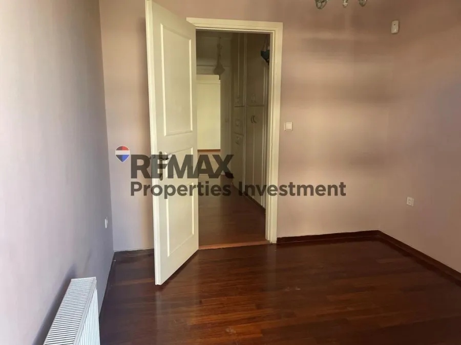 Esik - Apartment with Garden in Lower Chalandri