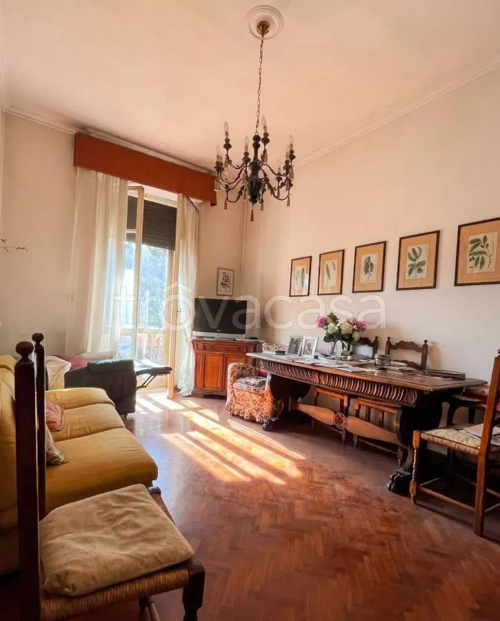 Elutuba - Spacious Apartment with Balcony in Perugia