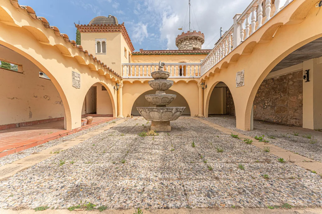 Jardin - Rustic Masia with Pool in Cabanelles