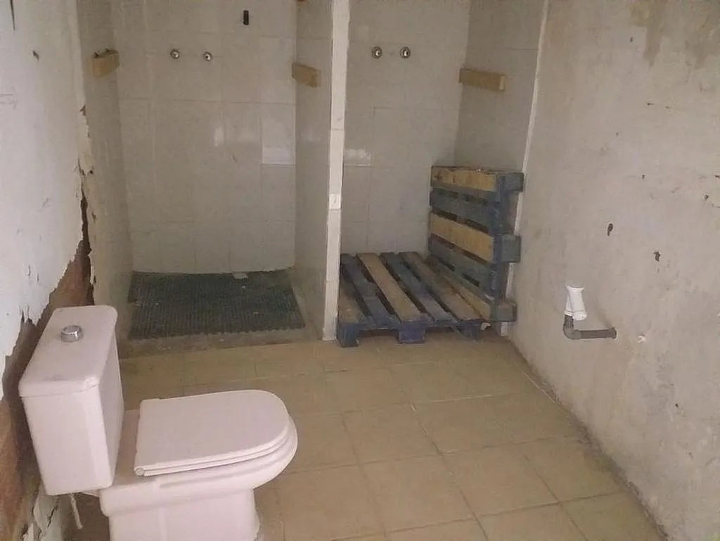 Vannitoad - 1-Bedroom House for Renovation in Elda