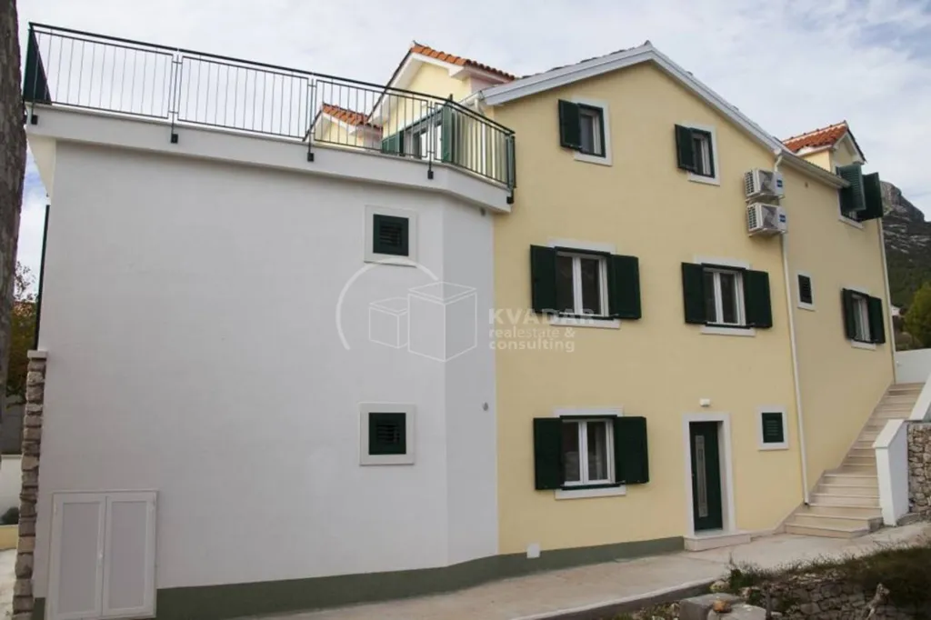 Esterno - Three-Bedroom Apartment with Sea View in Bol