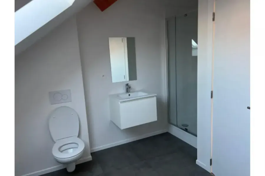 Salles de bain - Appartement à Jodoigne, Rue de Piétrain