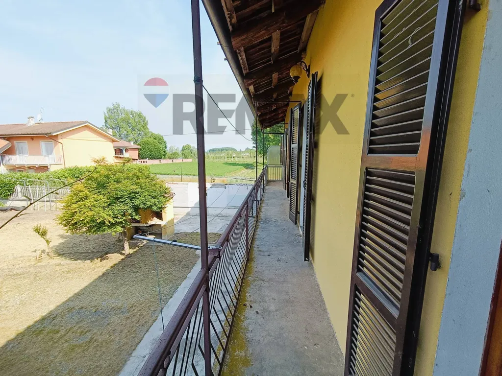 Terrass - Semi-detached House with Garden in Virle Piemonte