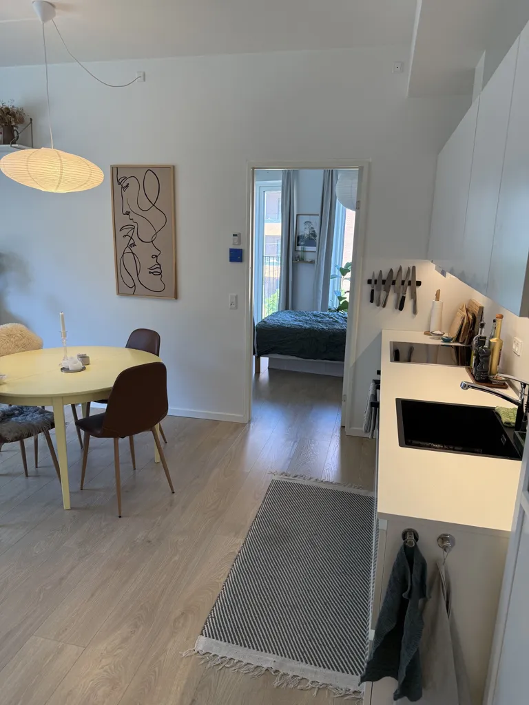 Söögituba - 4-Bed Apartment with Park View in Aros Åpark