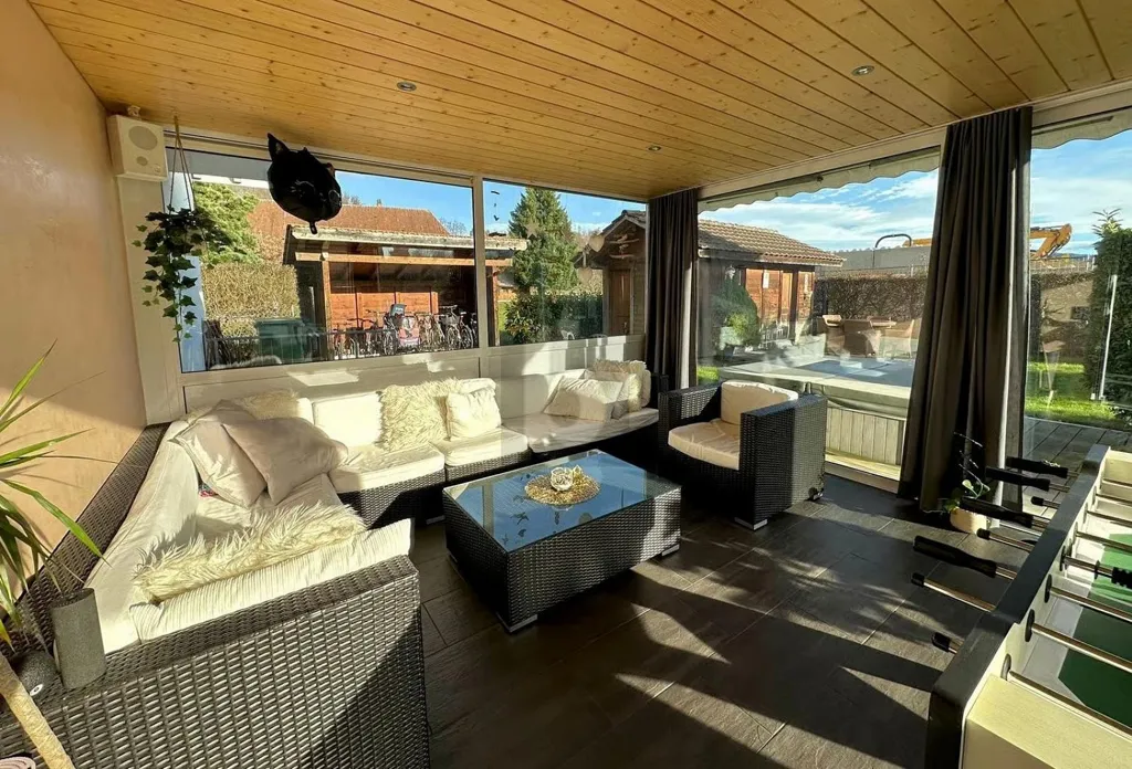Terrazza - 6.5-Zimmer House with Sauna in Kirchberg BE