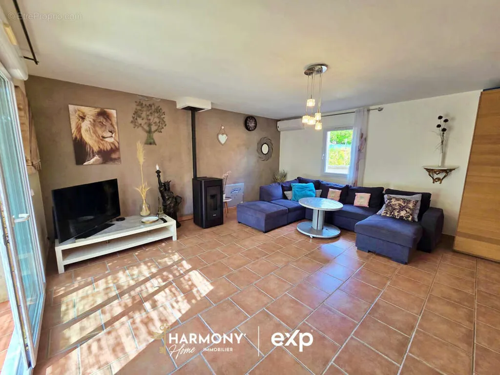 Séjour - Maison Familiale avec Piscine à Lauris