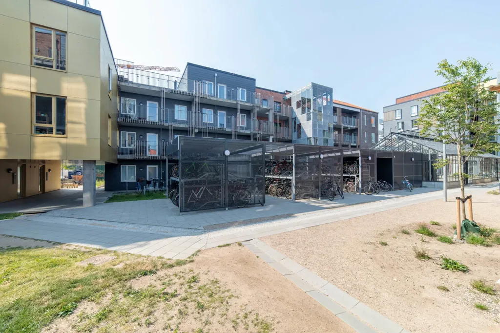 Garden - Apartment with Balcony in Musicon, Roskilde