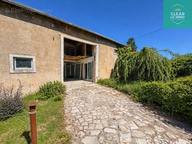 Jardin - Maison à Rénover avec Piscine à Briey