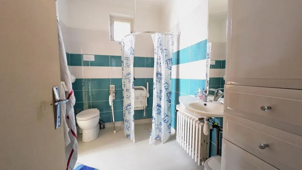 Salles de bain - Maison 6 pièces à Lyon 5ème