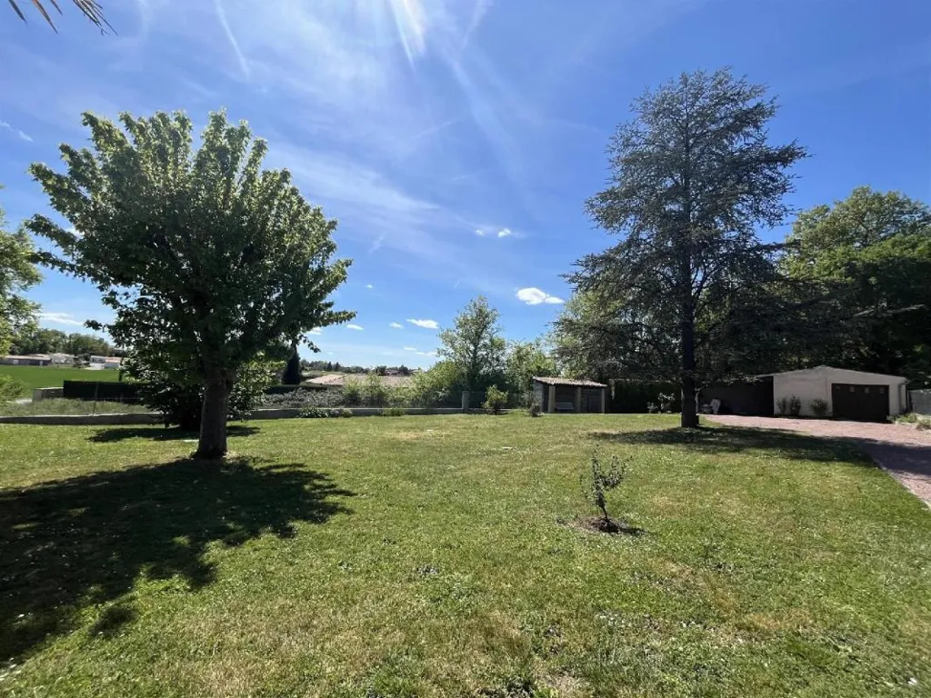 Aed - Pavilion with Garden between Cognac and Jarnac