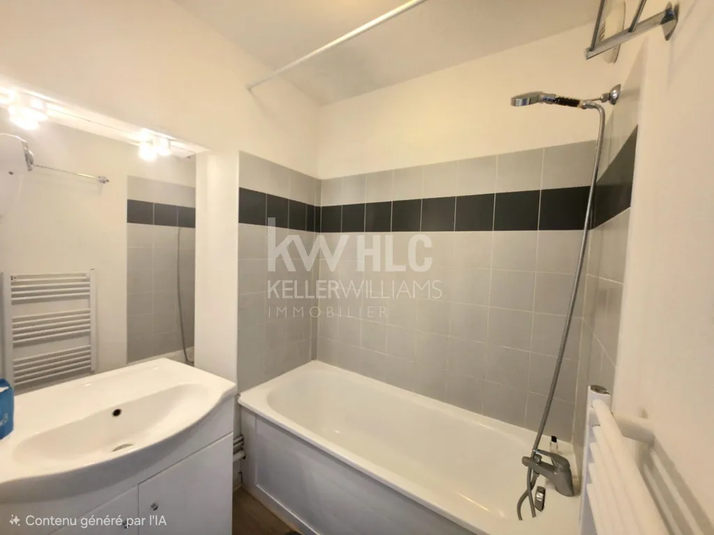Bagni - Two-Bedroom Apartment with Balcony in Biot