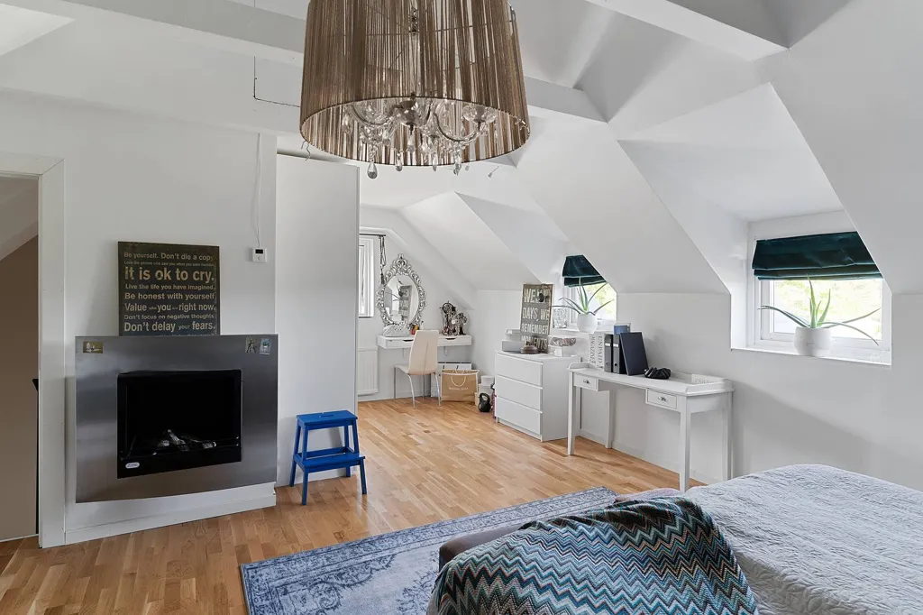 Magamistoad - Renovated Terraced House with Corner Plot