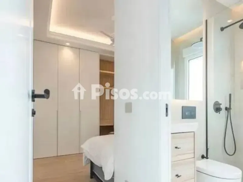 Bedrooms - Apartment with Light in Almagro, Madrid
