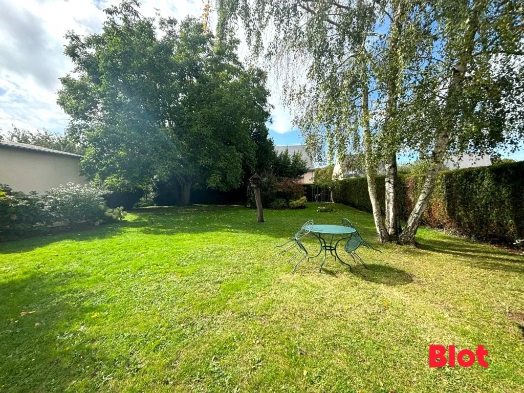 Jardin - Villa avec Jardin et Garage à Chartres-de-Bretagne