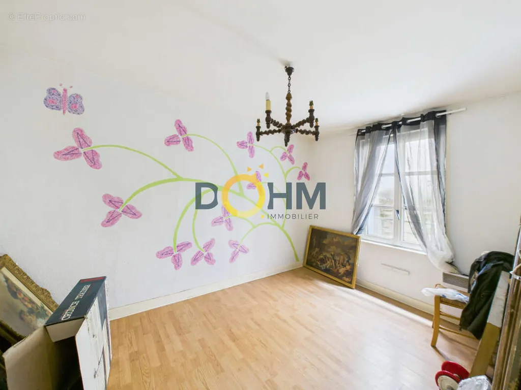 Chambres - Immeuble avec 3 Appartements en Centre Bourg à La Chaise-Dieu