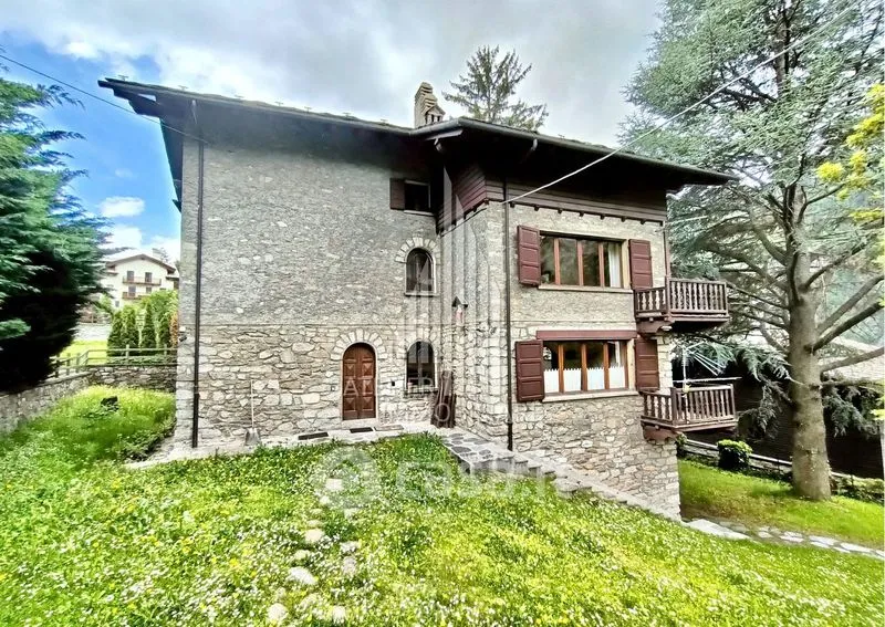 Välivaade - Historic Villa Apartment in Courmayeur Centre