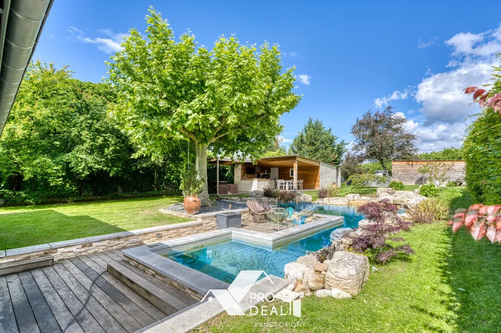 Jardin - Maison avec Piscine au Calme à Saint-Bernard