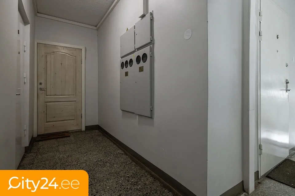 hallway_entrance