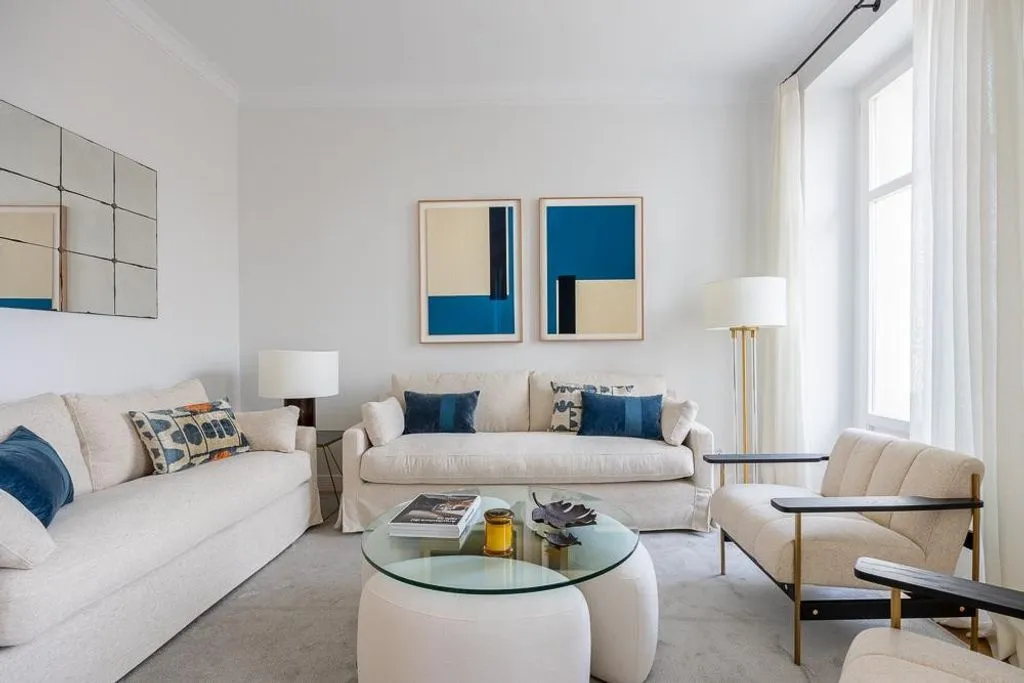 Elutuba - Luxury East-Facing Apartment in JERONIMOS, Madrid
