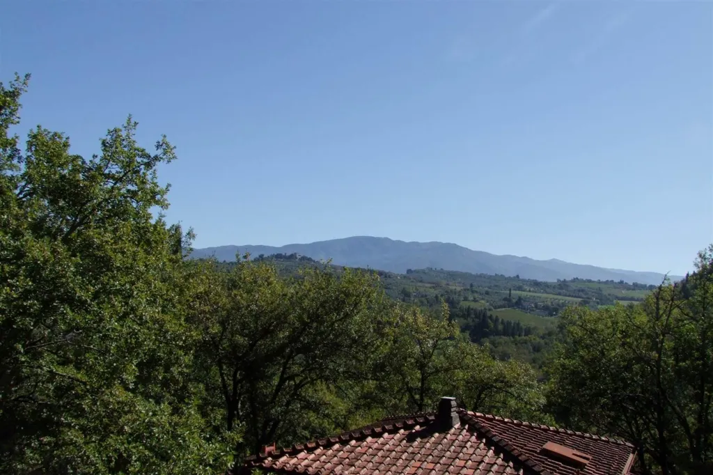 Giardino - Unique Round-Structured Villa in Pontassieve