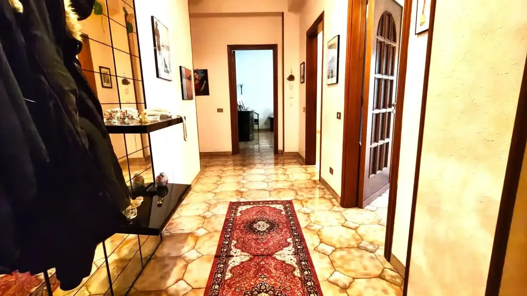 Esik - Semi-detached Apartment with Balcony in Misterbianco