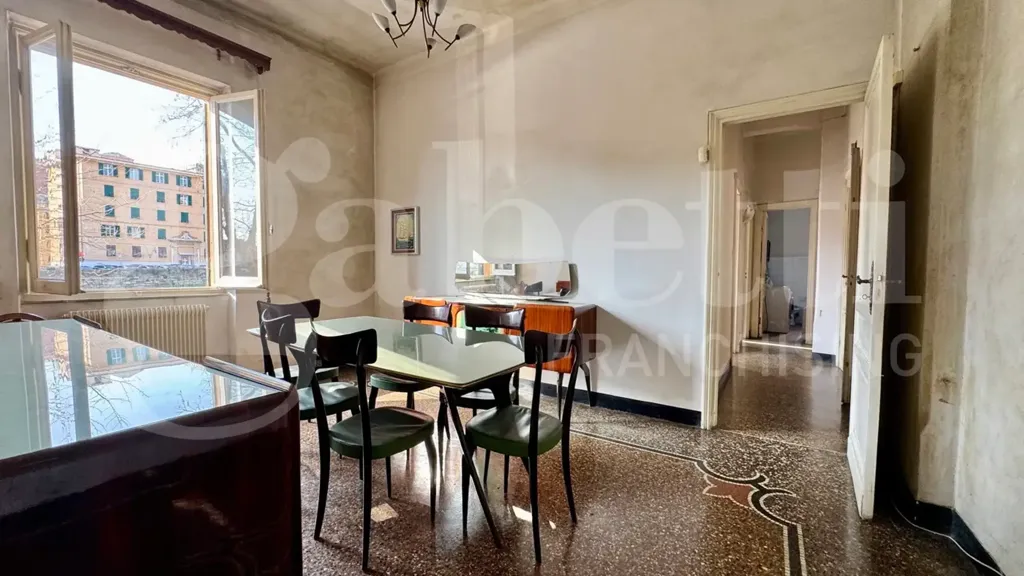 Sala da pranzo - Apartment with Balcony in Genoa