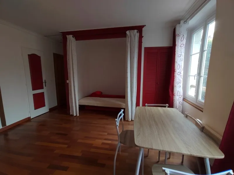 Chambres - Appartement Meublé 1 Pièce à Orléans