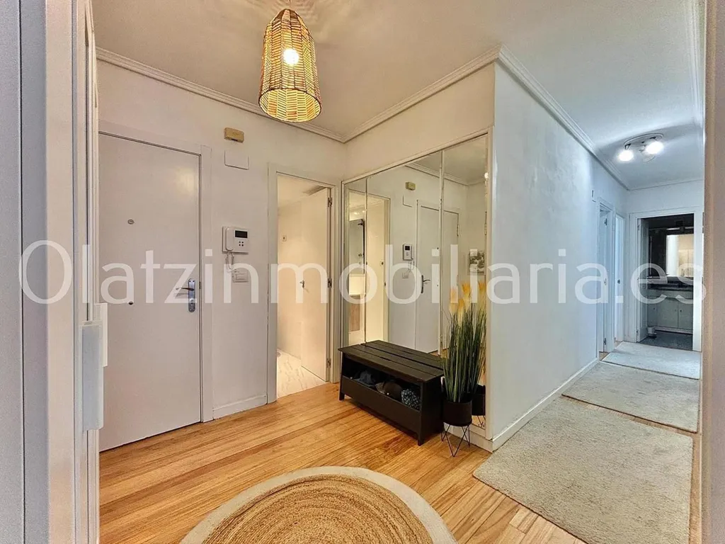 Hallway - Bright Apartment with Terrace in Zalla Centre