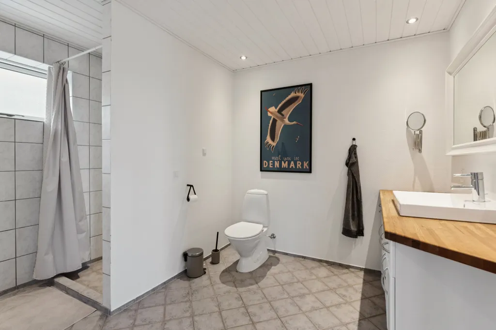 Salles de bain - Detached Villa with Garden in Fårevejle