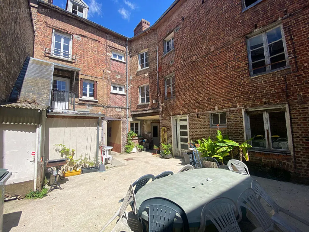 Giardino - Multi-Unit Building with Renovation Potential in Elbeuf