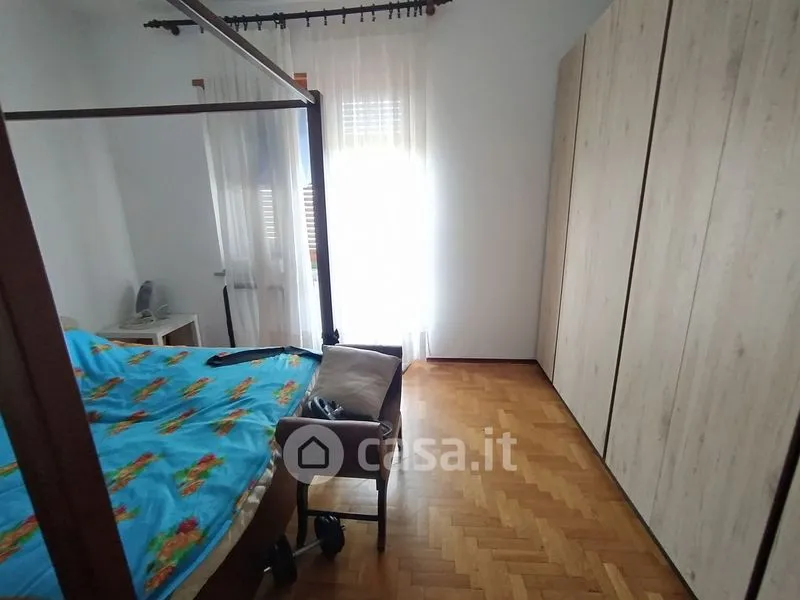 Chambres - Four-Room Apartment with Garden in Mathi