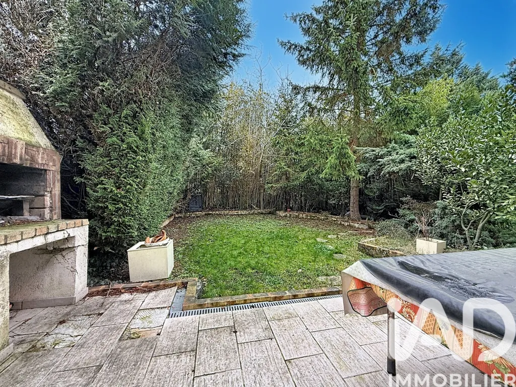 Garten - Charming Villa with Garden in Port-Aviation