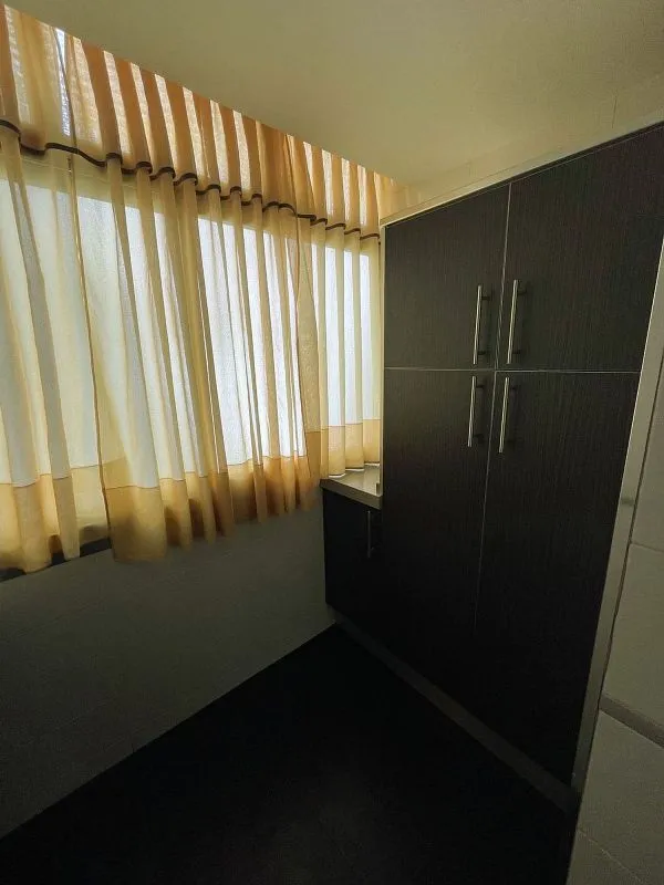 Kitchen - 3-Bedroom Flat with Terrace in Reyes