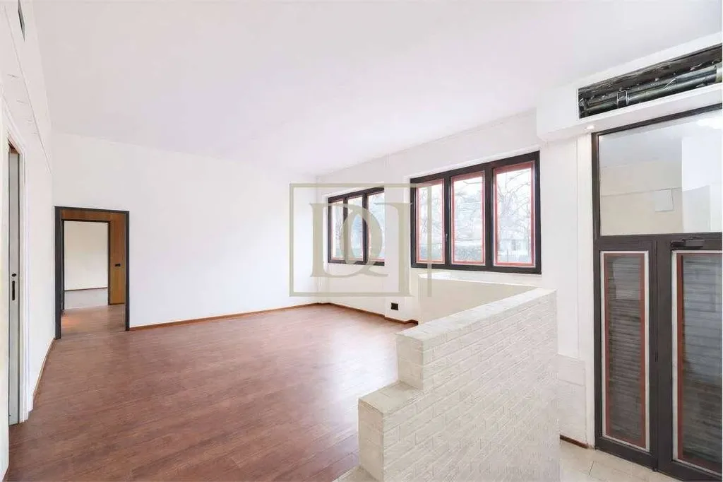 Séjour - Two-Level Office in Central Milan