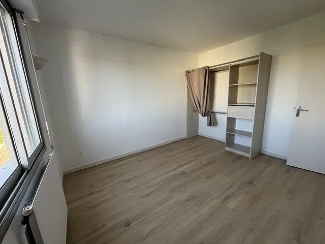 Rooms - T3 Flat with Balcony in Residency