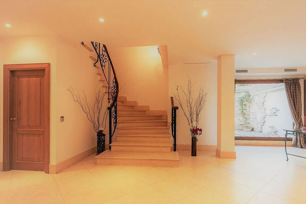 Entrée - Classical Villa with Pool in Marbella's Milla de Oro