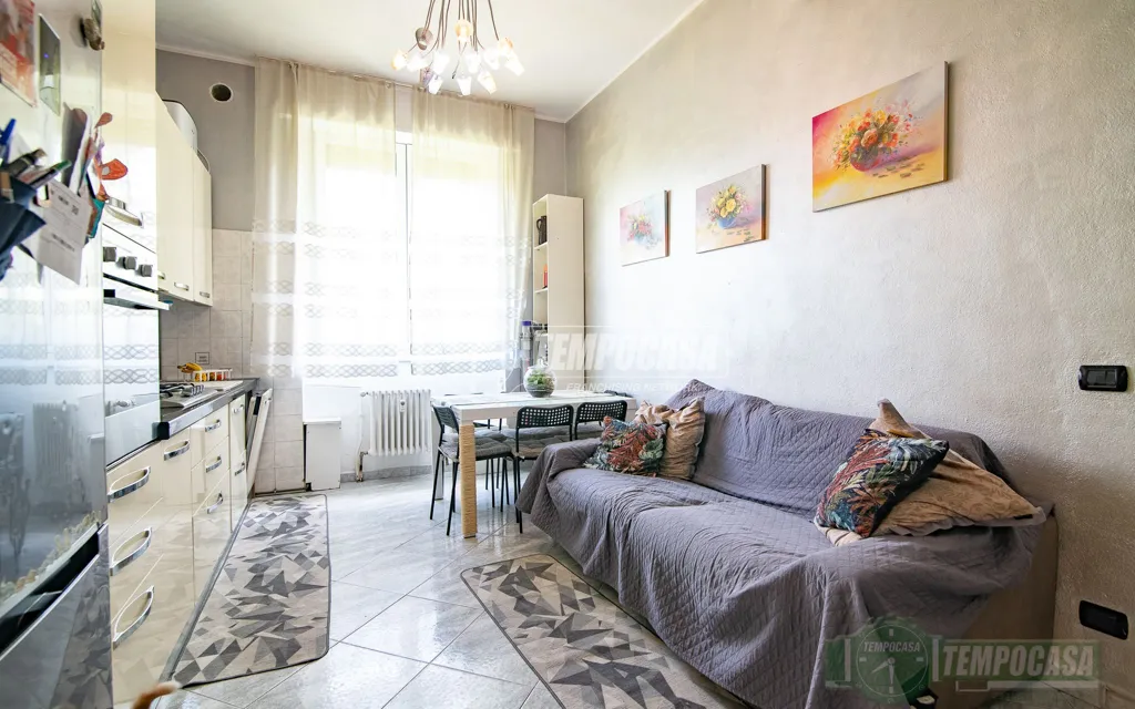 Séjour - Rustic-Style Flat with Central Heating in Sesto San Giovanni