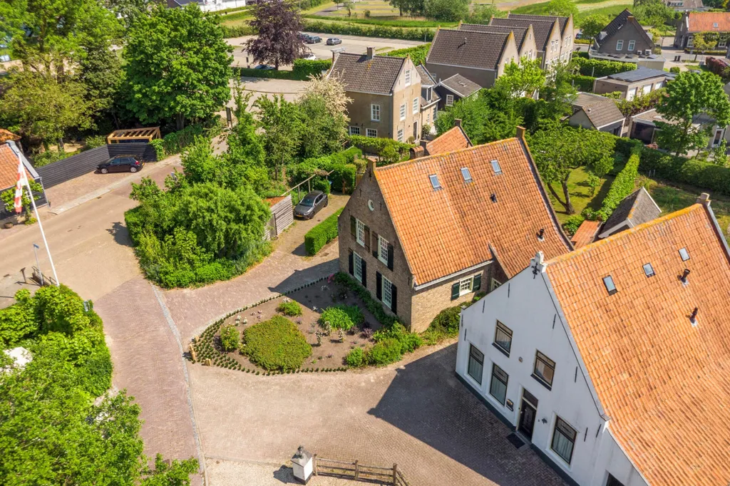 Õhuvaade - Historic House with Character in Drimmelen