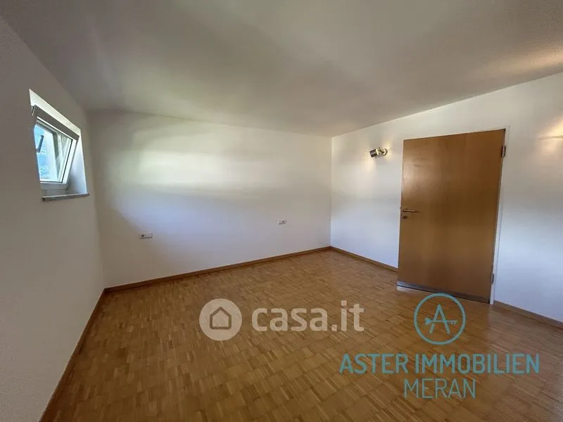 Toad - Villa with Extensive Garden in Lana