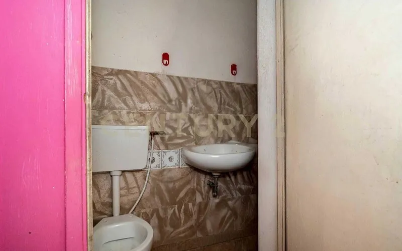Salles de bain - Local commercial 2 chambres à Catania