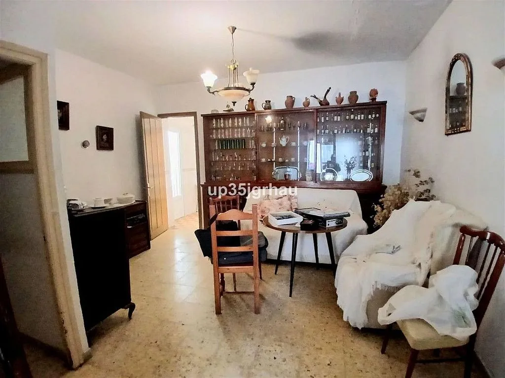 Salle à manger - Chalet for Renovation with Terrace in Estepona