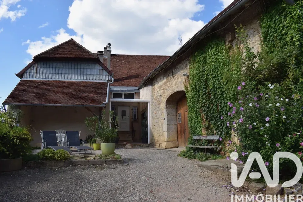 Maison 8 pièces à Val-sonnette