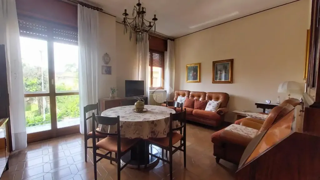 Salle à manger - Three-Bedroom Apartment with Balcony in Vittuone