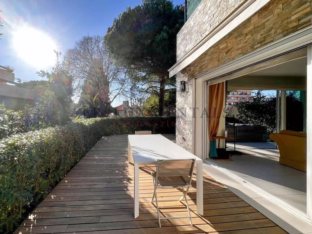 Terrasse - Appartement Luxe avec Terrasse à Juan-les-Pins