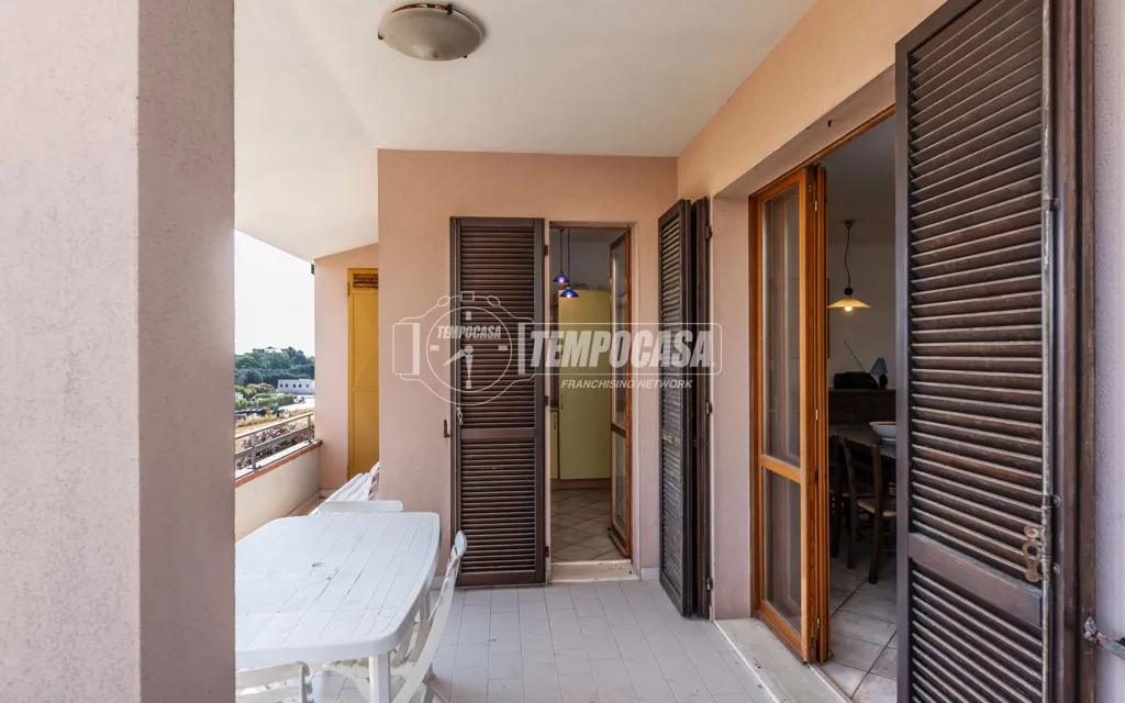 Balcon - Bright Trilocale with Terrace in Numana