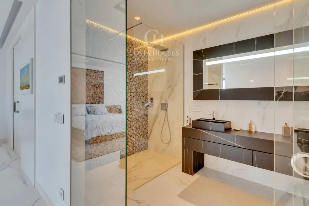 Vannitoad - Contemporary Villa with Seafront Views in Jávea